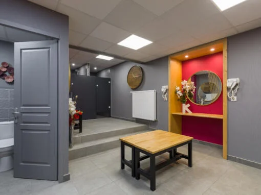 Salle de fitness au style dynamique de 1000m2