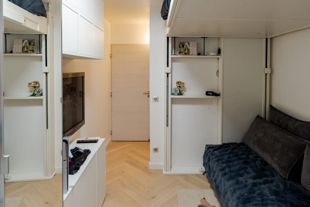 Rénovation de la chambre enfant avec lit mezzanine par Marjolaine Berthet Interior Design, Architecte d'intérieur à Lyon 69